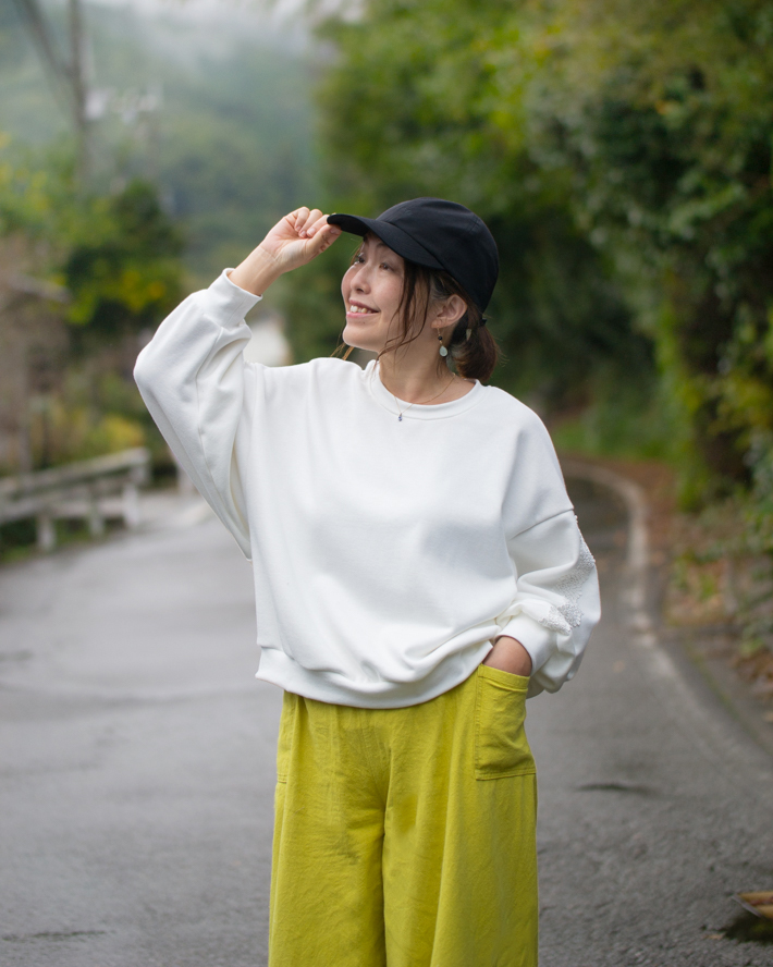 【型紙・生地キット】シンプル好きだけど可愛いもゆずれないトレーナー(オフホワイト)