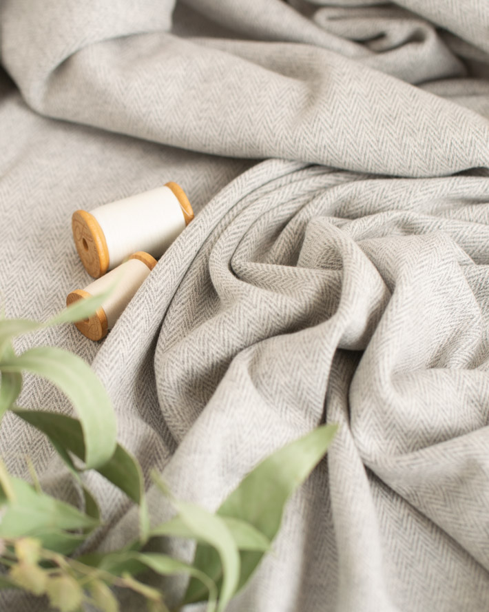 【ニット】着る毛布ボンバーヒートツイード・ヘリンボーン柄（グレー/ベージュ）オーダーカット