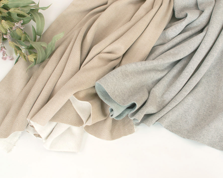 【ニット】着る毛布ボンバーヒートツイード・ヘリンボーン柄（グレー/ベージュ）オーダーカット