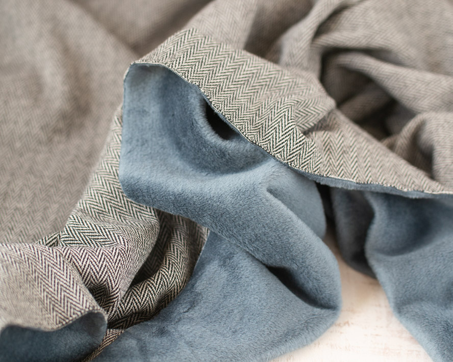 【ニット】着る毛布ボンバーヒートツイード・ヘリンボーン柄（表ブラック&times;裏ホグブルー）オーダーカット