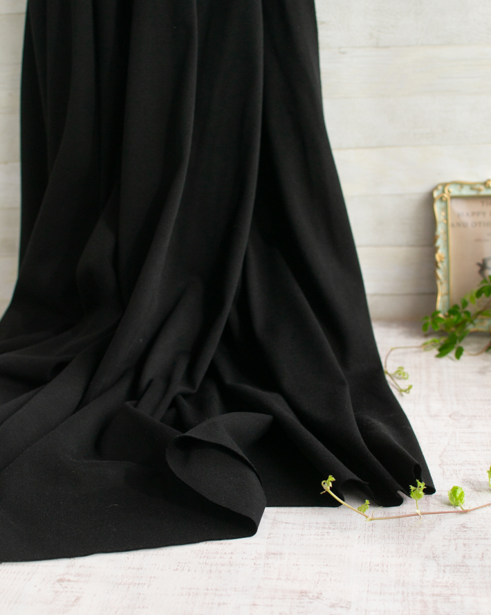 【ニット】シルキーでなめらかな上質フライス（オフホワイト/ブラック）