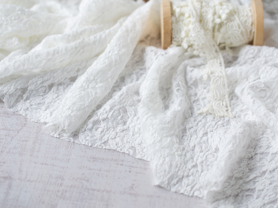 【ニット】ふんわりレースニット（オフホワイト） 画像①