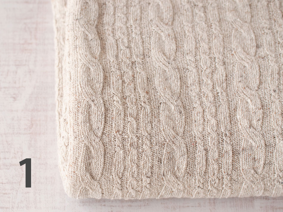 ジャズネップケーブル編みニット