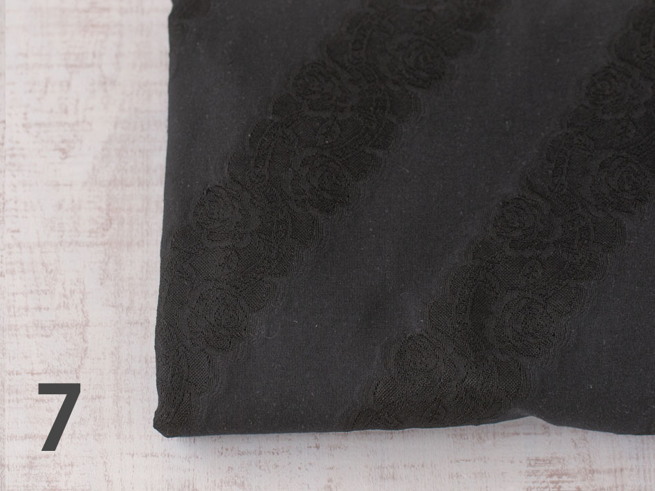 斜め模様のレースニット（ベースダークネイビー/レースブラック）