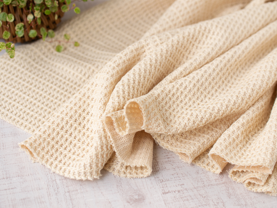 【ニット】ナチュラルな凹凸感が楽しめるハニカムワッフルニット（クッキーベージュ）