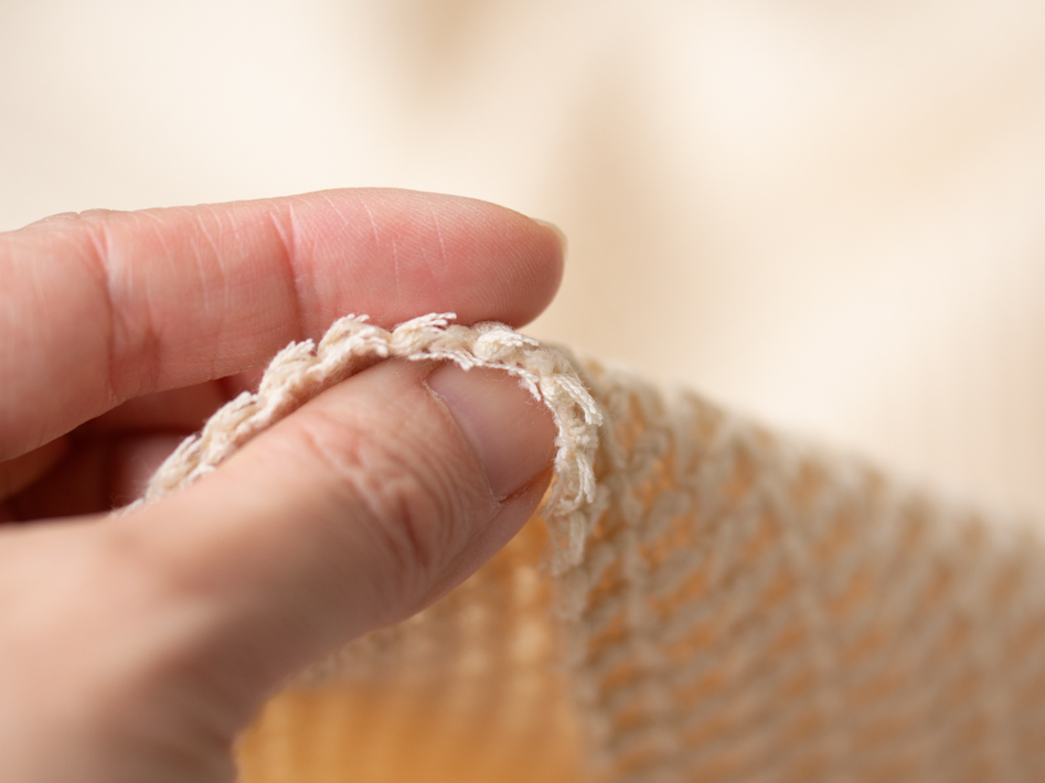 【ニット】ナチュラルな凹凸感が楽しめるハニカムワッフルニット（クッキーベージュ）