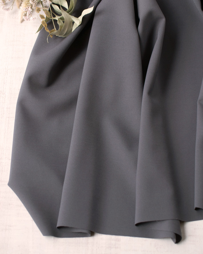 【布帛】ボトムス向き♪もっちり良く伸びストレッチダブルサテン（ベージュ/チャコールグレー）