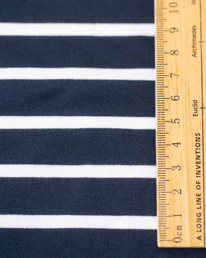 【ニット】Tシャツやワンピースにさらっと薄手のボーダー天竺ニット（ネイビー&times;オフホワイト）