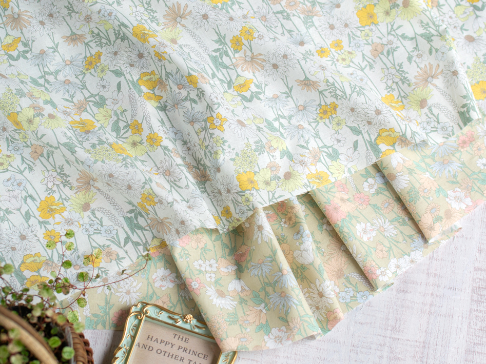 【布帛】スカートなどにおすすめ♪コットンリネンシーチング（ペールフラワー柄2色）