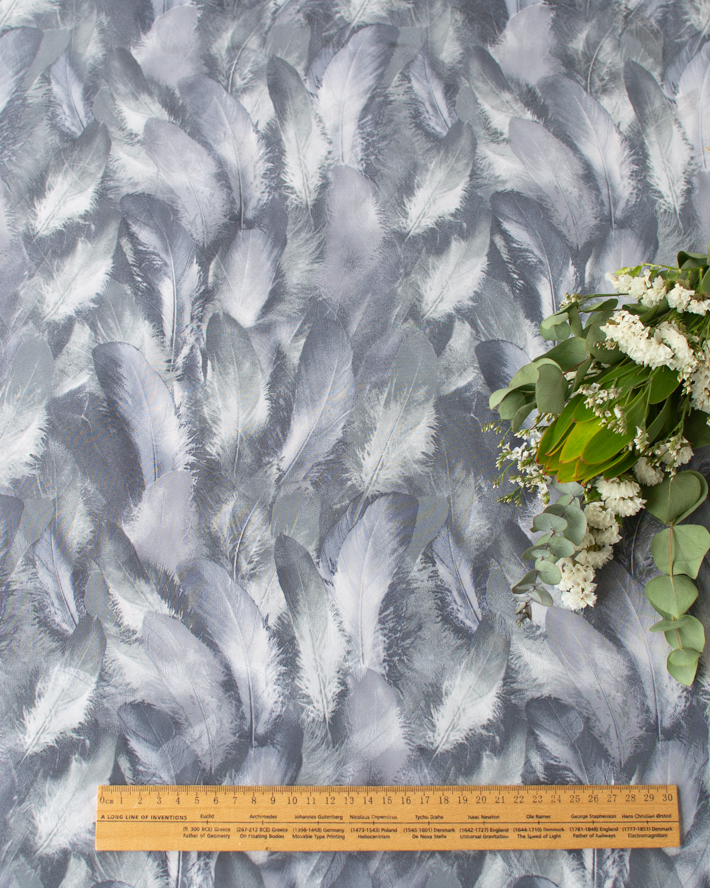 【布帛】するりとしたポリステルジャガード（フェザー柄グレー）